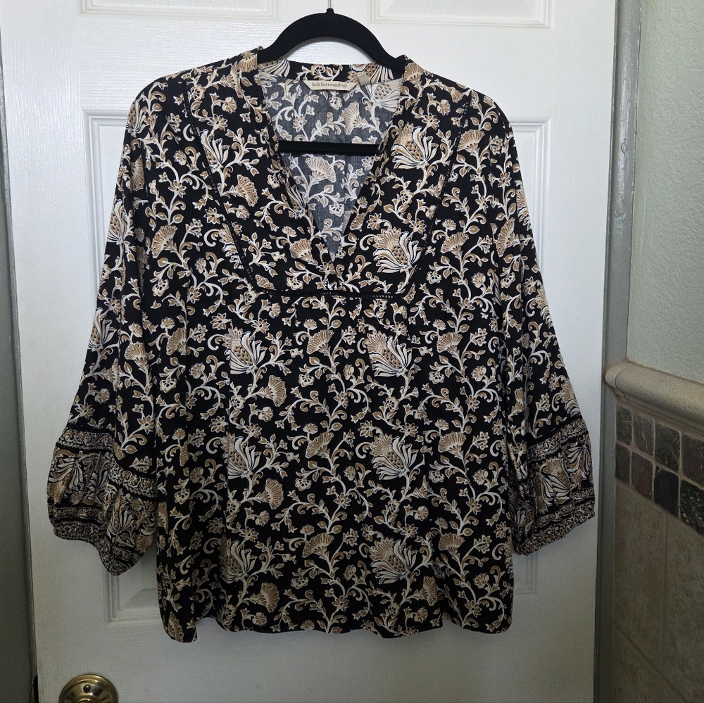 Soft Surroundings Black & Tan V-Neck Floral Top Resortwear Boho Vacay Casual Lrg
